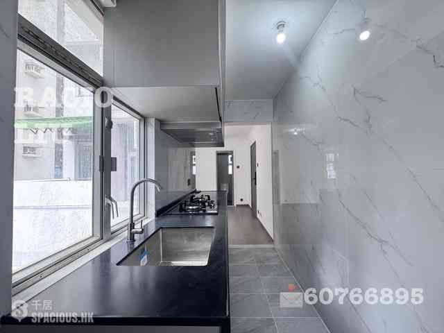 Soho - King Ho Building 08