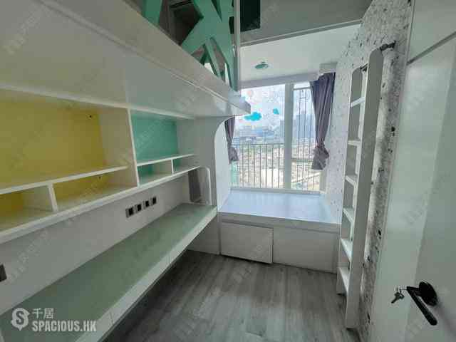 Tai Kok Tsui - Harbour Green Tower 1 11