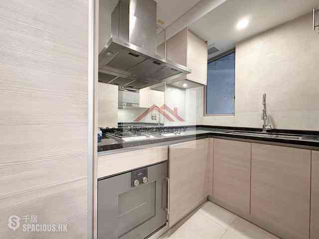 Wan Chai - The Avenue Phase 1 Block 5 03