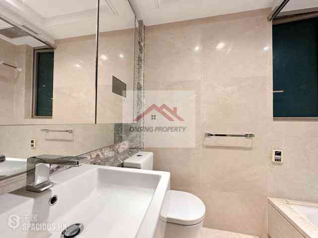 Wan Chai - The Avenue Phase 1 Block 5 05