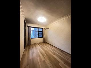 Mid Levels West - Parkway Court Block B 16