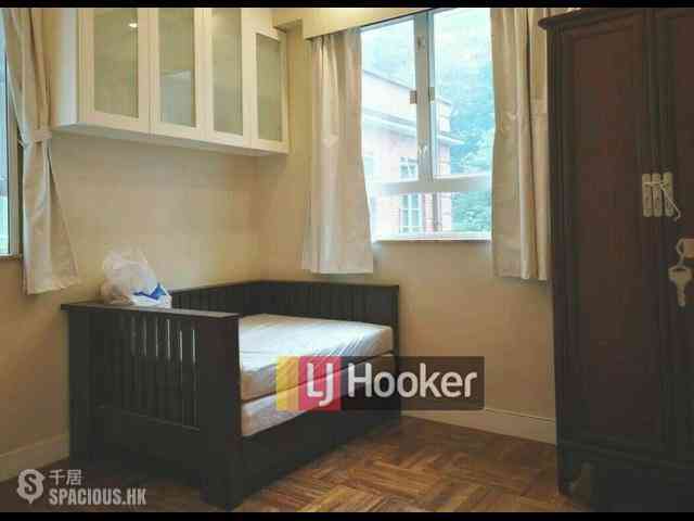 Sai Ying Pun - Hing Hon Building 04