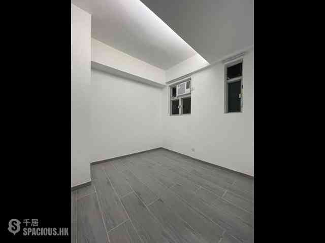 Mong Kok - Yuen Fat Building 02