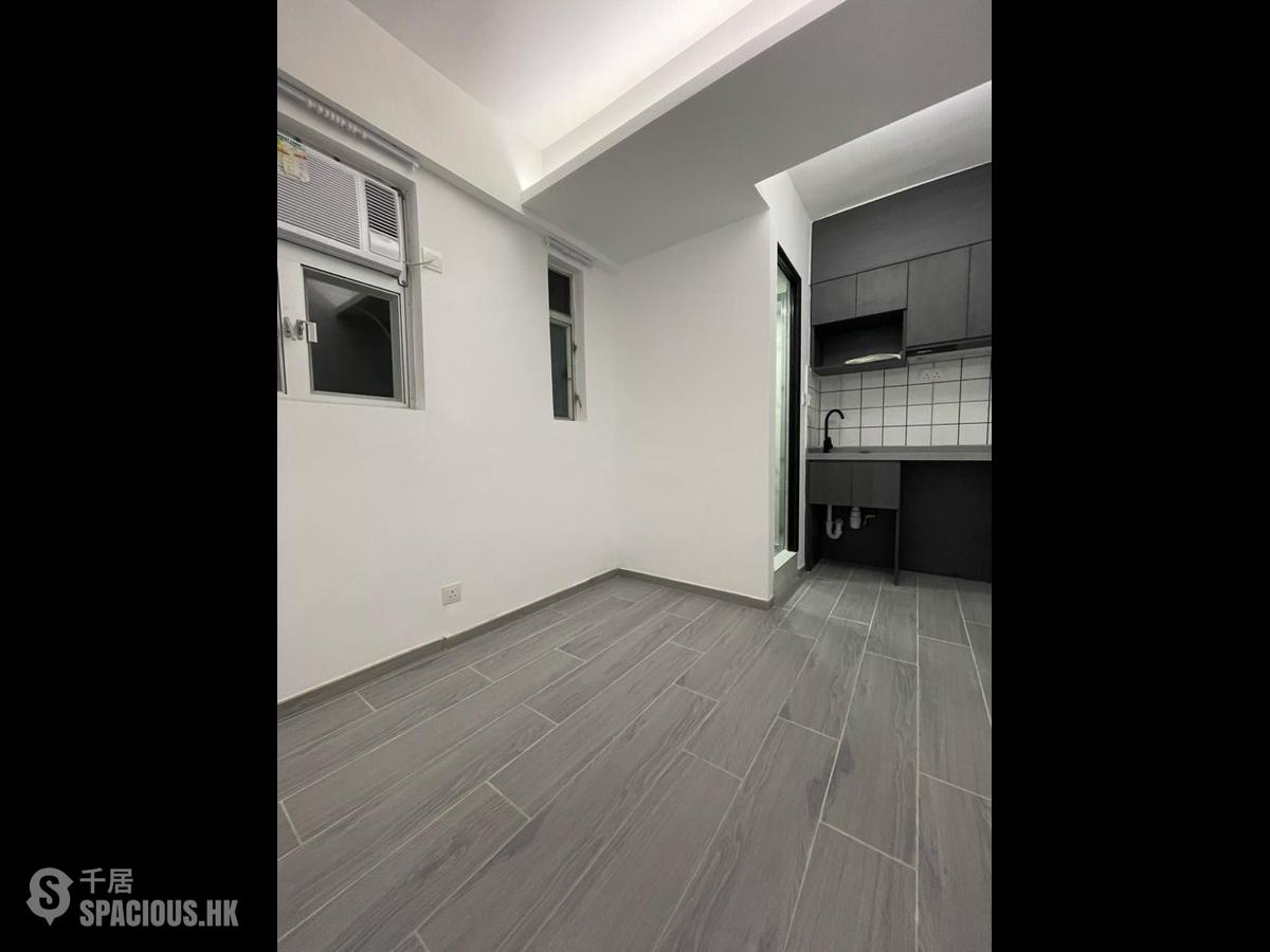 Mong Kok - Yuen Fat Building 01