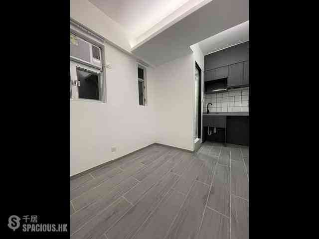 Mong Kok - Yuen Fat Building 01