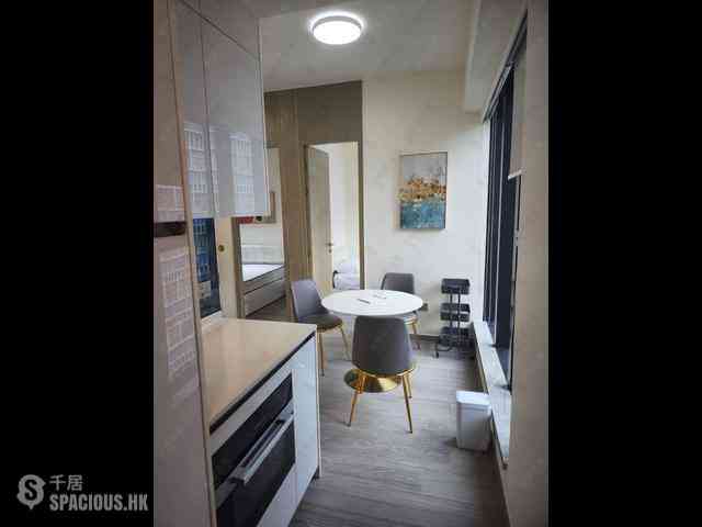 Sai Ying Pun - The Queens 06