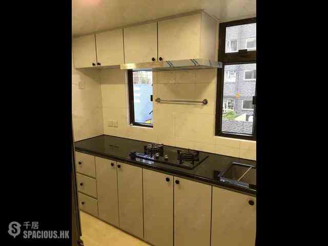 Mid Levels West - Chong Yuen 03