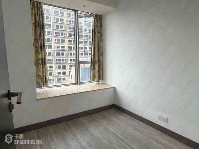 Sai Ying Pun - Island Crest Block 1 05