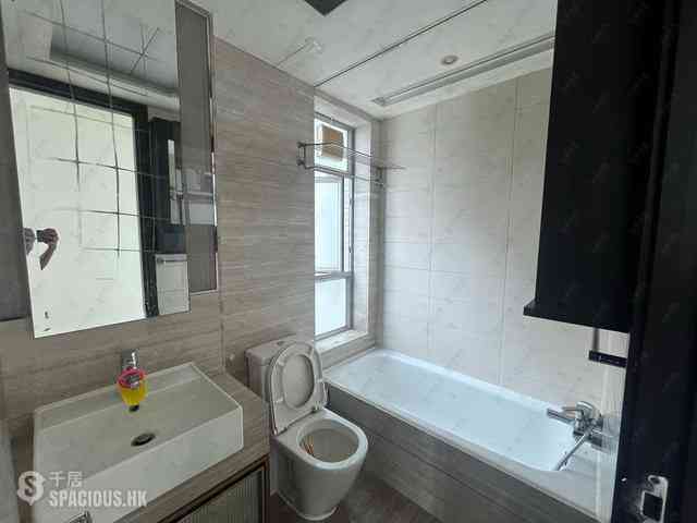 Sai Ying Pun - Island Crest Block 1 07