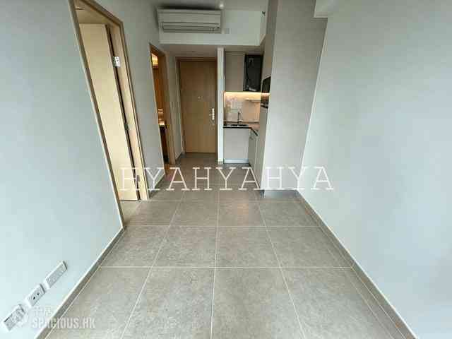 Sai Ying Pun - No.8 Hing Hon Road (Resiglow-Bonham) 02