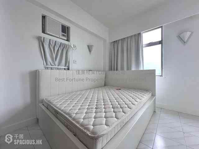 Shek Tong Tsui - Chester Court 04