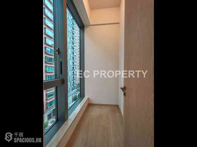 Sai Ying Pun - Upper Manor 12
