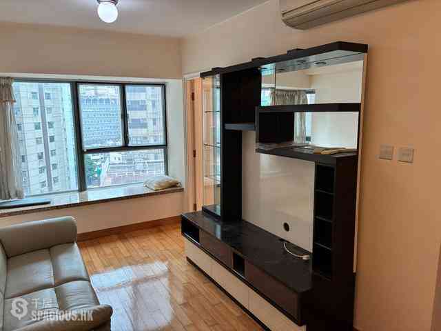 Sheung Wan - Queen's Terrace 02