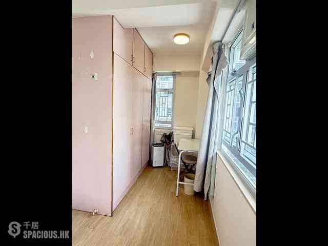 Soho - King Ho Building 07