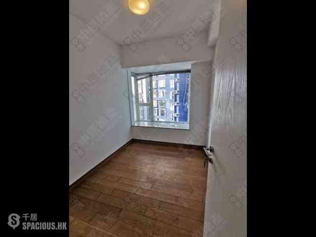 Soho - Centrestage 05