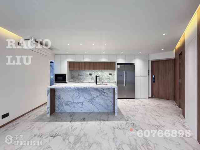 Soho - Albron Court 01