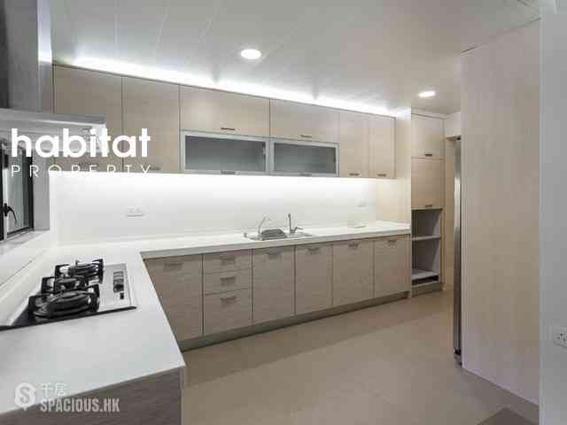 Mid Levels Central - Clovelly Court 06