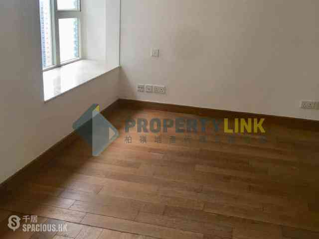 Soho - Centrestage 03