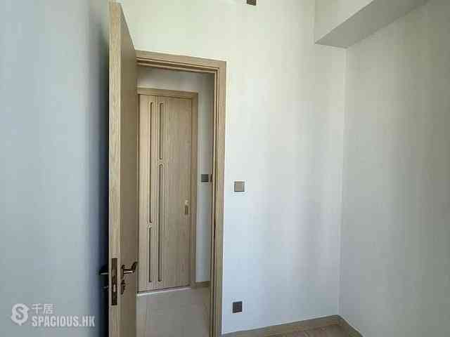 Sai Ying Pun - Upper Manor 07