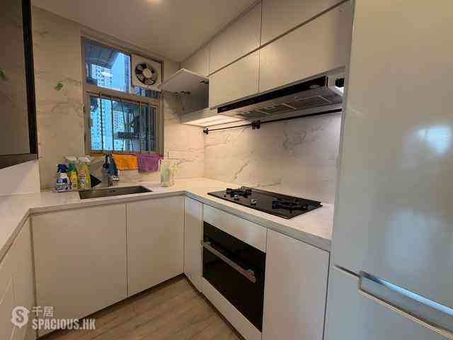 Sai Ying Pun - Centre Place 04