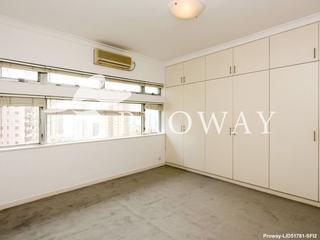 Mid Levels West - Medallion Heights 06