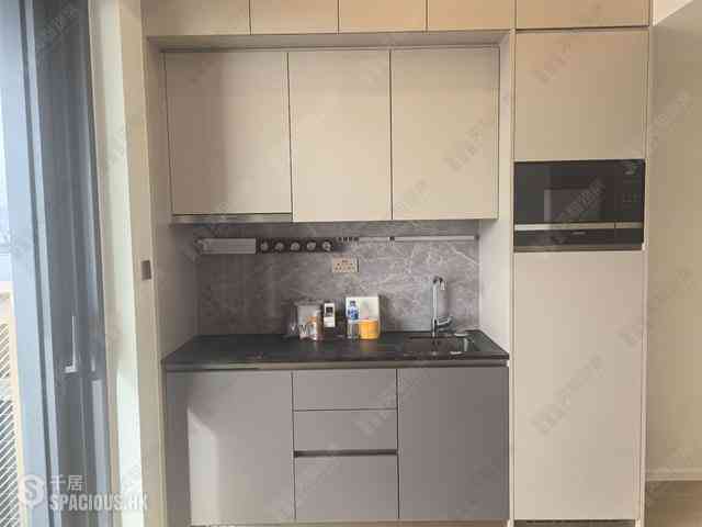 Sai Ying Pun - Des Voeux W Residence 04