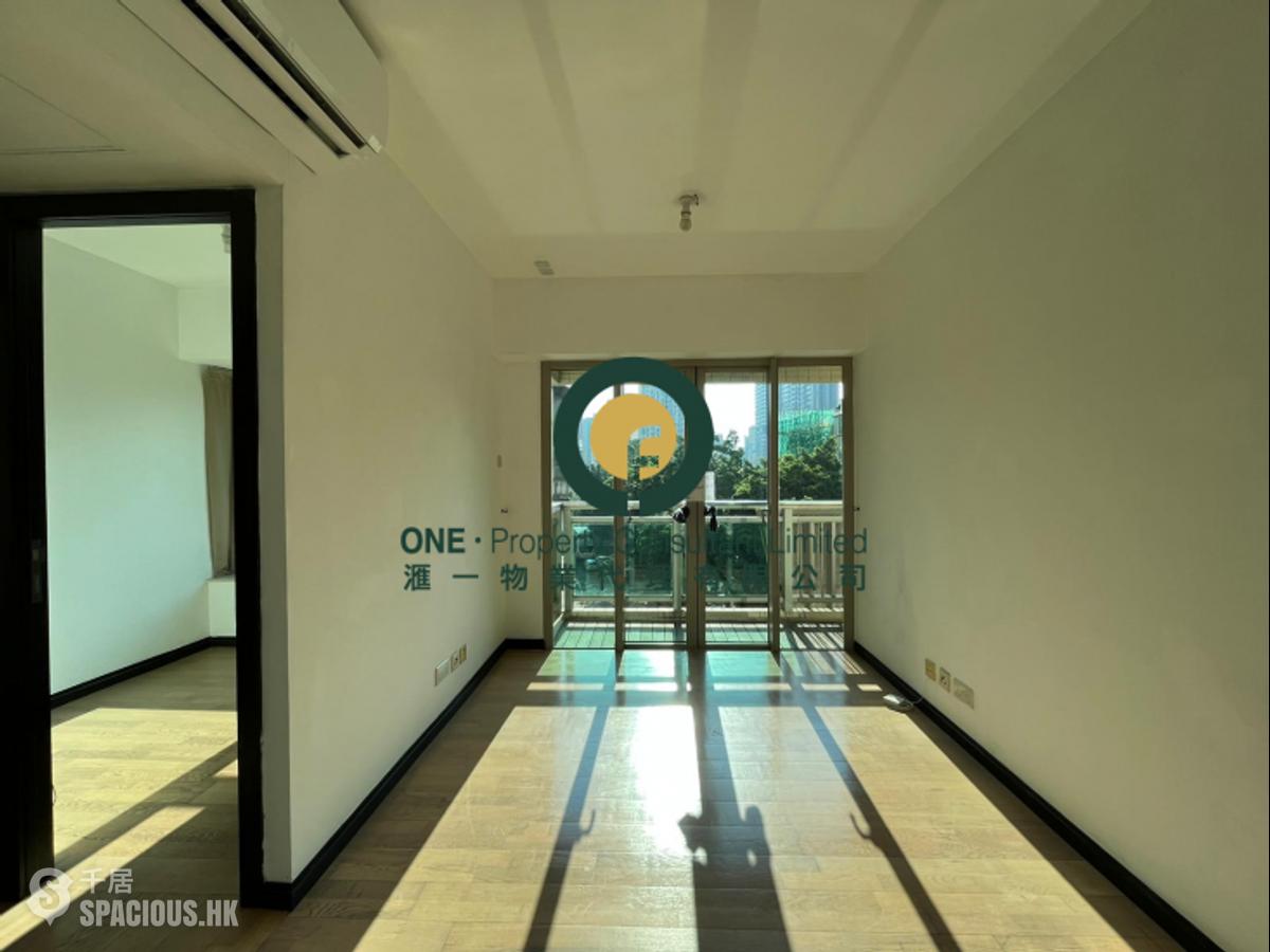 Sai Ying Pun - Centre Place 01