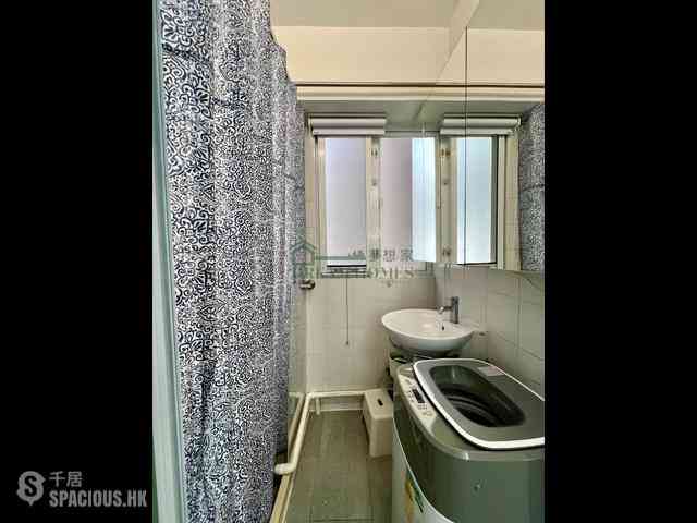 Sai Ying Pun - Koon Wah Building 05