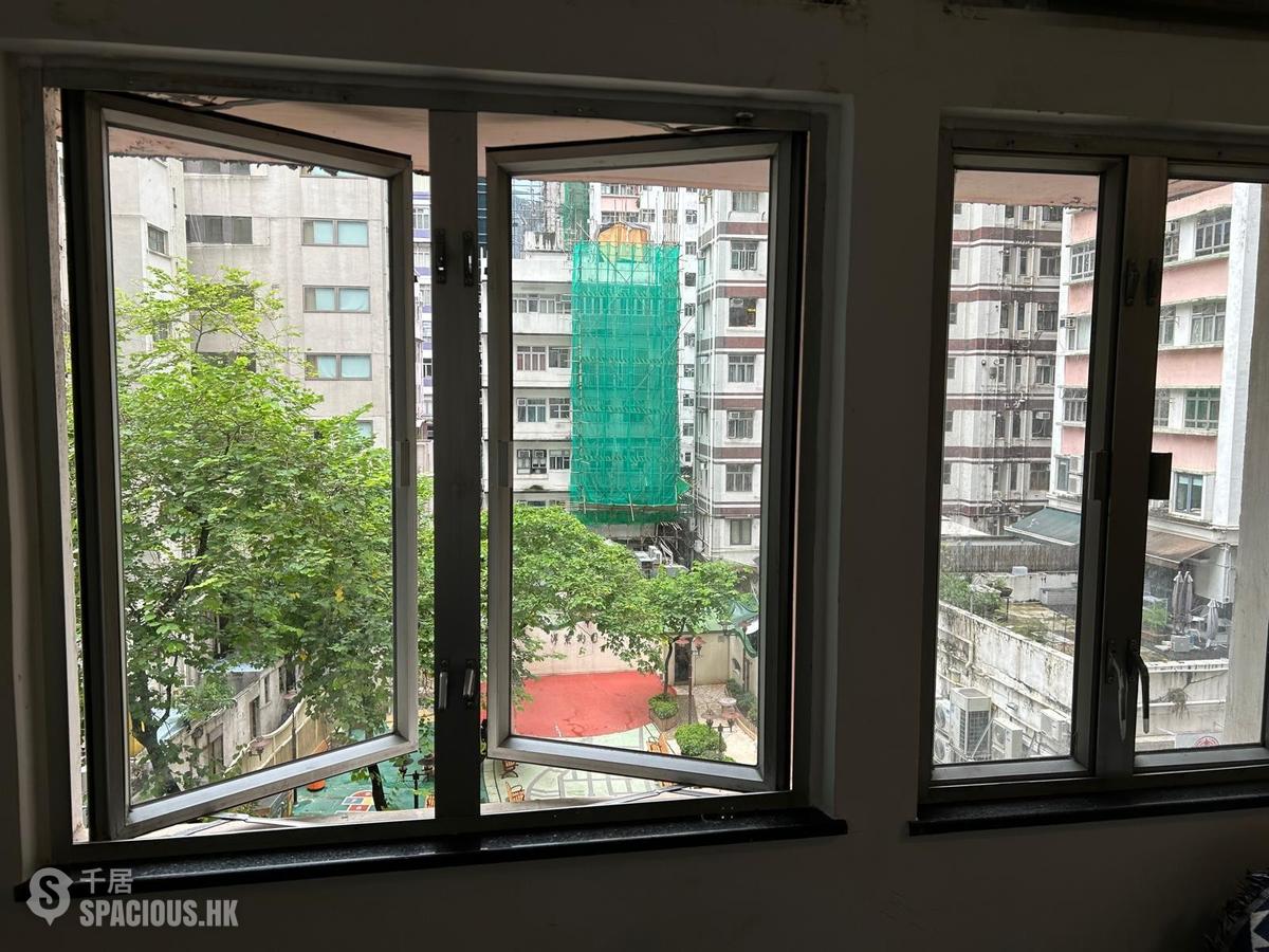Wan Chai - Luen Lee Building 01
