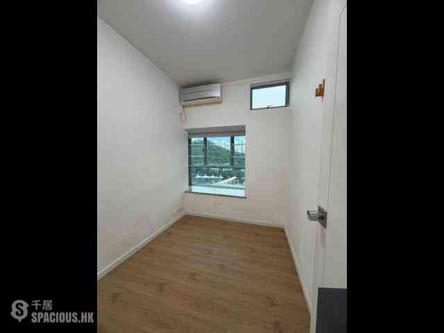 Tung Chung - Tung Chung Crescent Phase 2 Block 5 04