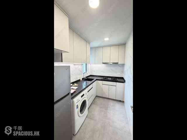 Tung Chung - Tung Chung Crescent Phase 2 Block 6 02