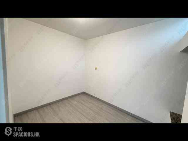 Tung Chung - Tung Chung Crescent Phase 2 Block 6 03