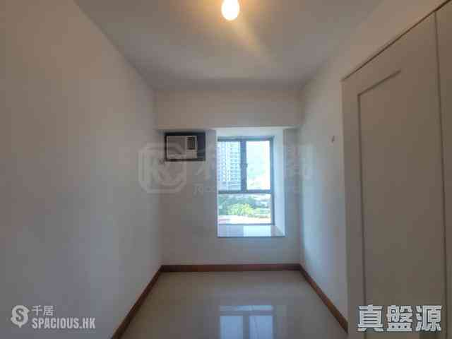 Tseung Kwan O - The Grandiose Block 1 03