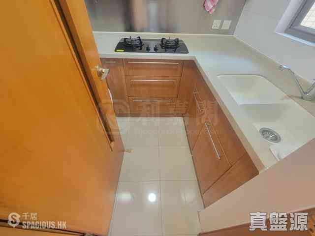 Tseung Kwan O - The Grandiose Block 1 11