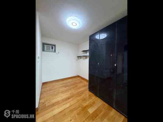 Tung Chung - Seaview Crescent Block 1 08