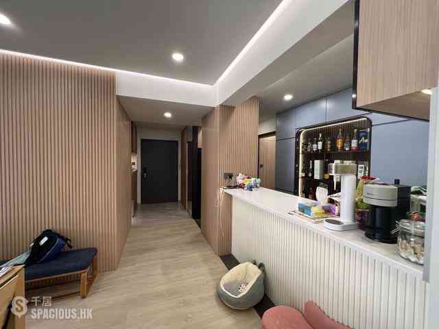 Mid Levels Central - Hong Lok Mansion 02