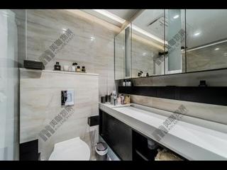 Wan Chai - The Gloucester 13