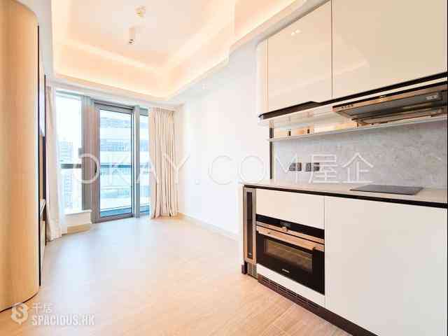 Mid Levels Central - Townplace Soho 01