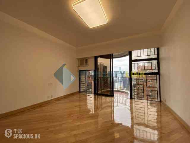 Mid Levels Central - Elegant Terrace 01