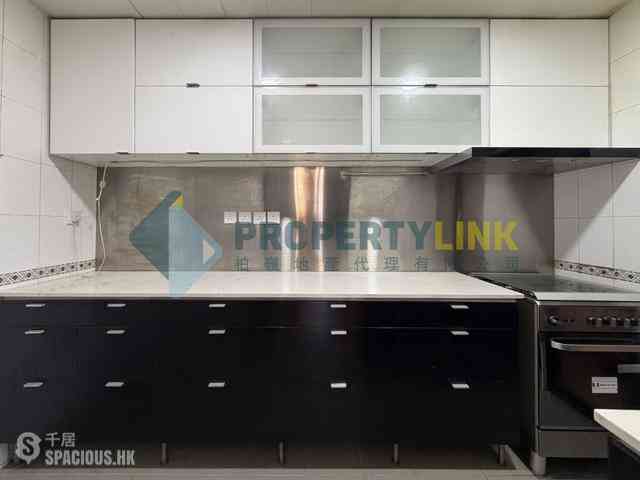 Mid Levels West - Parkway Court 17
