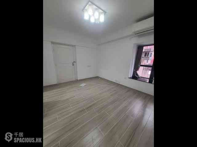Wan Chai - Tai Yuen Court 02