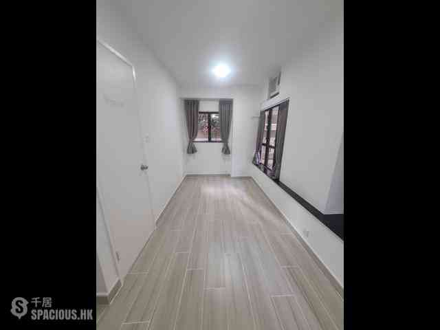 Wan Chai - Tai Yuen Court 03