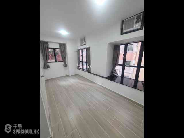 Wan Chai - Tai Yuen Court 04