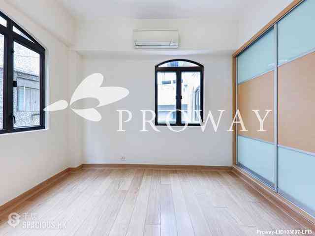 Wan Chai - Fortune Court 08