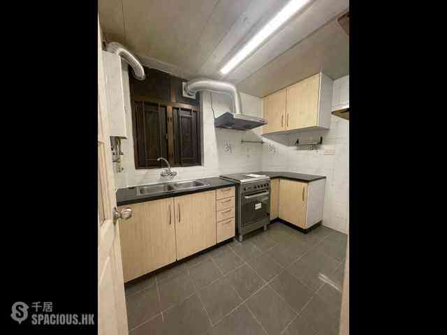 Mid Levels West - Hing Wah Mansion Block A 04