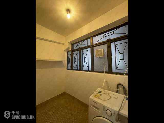 Mid Levels West - Hing Wah Mansion Block A 06