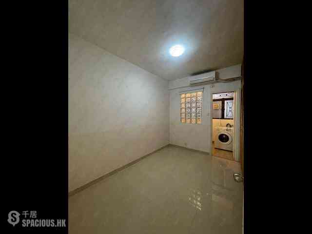 Mid Levels West - Hing Wah Mansion Block A 07