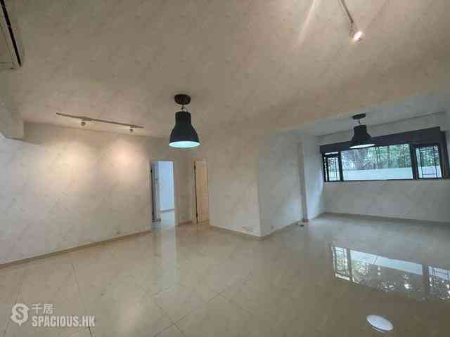 Mid Levels West - Hing Wah Mansion Block A 09