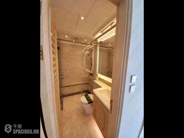 Sai Ying Pun - 63, Pokfulam Emerald House (Tower 2) 07
