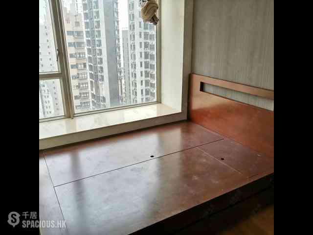 Sai Ying Pun - Island Crest Block 1 03